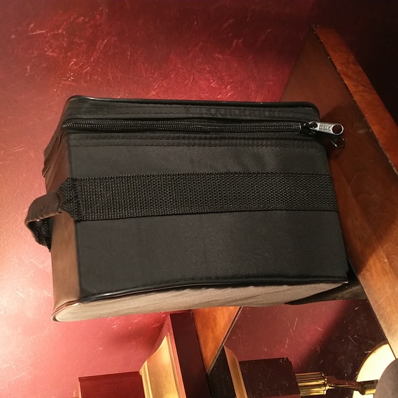 CASEIT ZIP-UP CD STORAGE CARRY CASE - Pre-owned - Picture 2 of 8